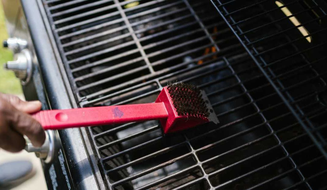 How to Clean Your Grill and Keep the Flavor Sizzling